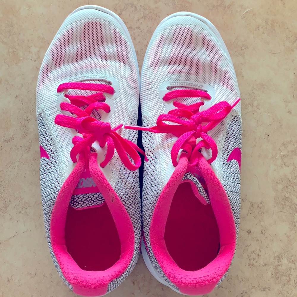 Nike Revolution 3